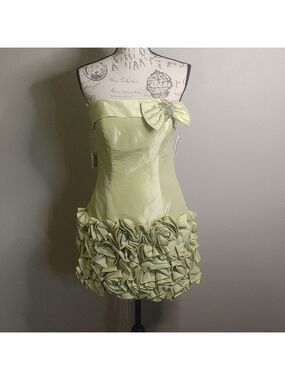 NWT Lafee Lime Green Lace Up Back Mini Prom Dress 8